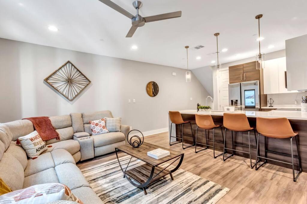 Private Rooftop Patio + 4 Story Home In Downtown Fw Форт-Уэрт Экстерьер фото