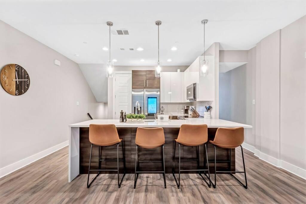 Private Rooftop Patio + 4 Story Home In Downtown Fw Форт-Уэрт Экстерьер фото
