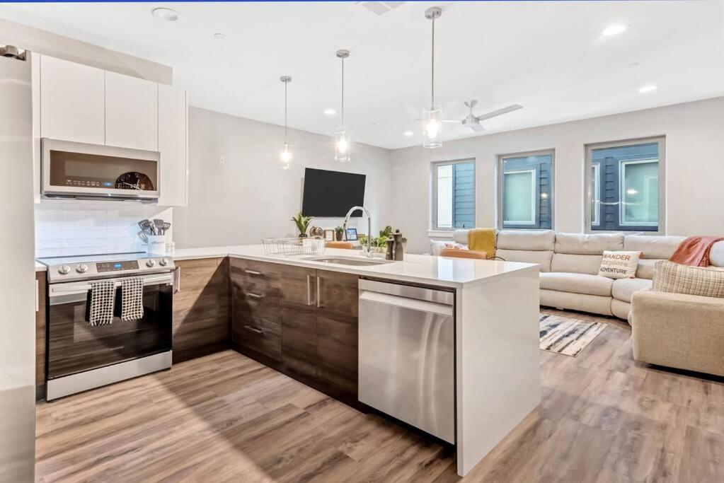 Private Rooftop Patio + 4 Story Home In Downtown Fw Форт-Уэрт Экстерьер фото